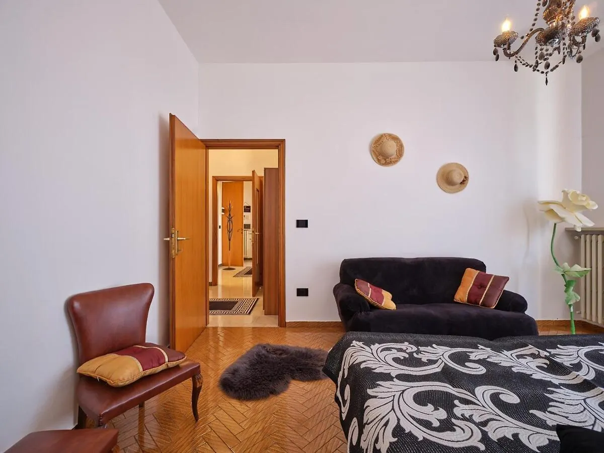 Villa Viola- Space And Relaxation Caprino Veronese Appartement