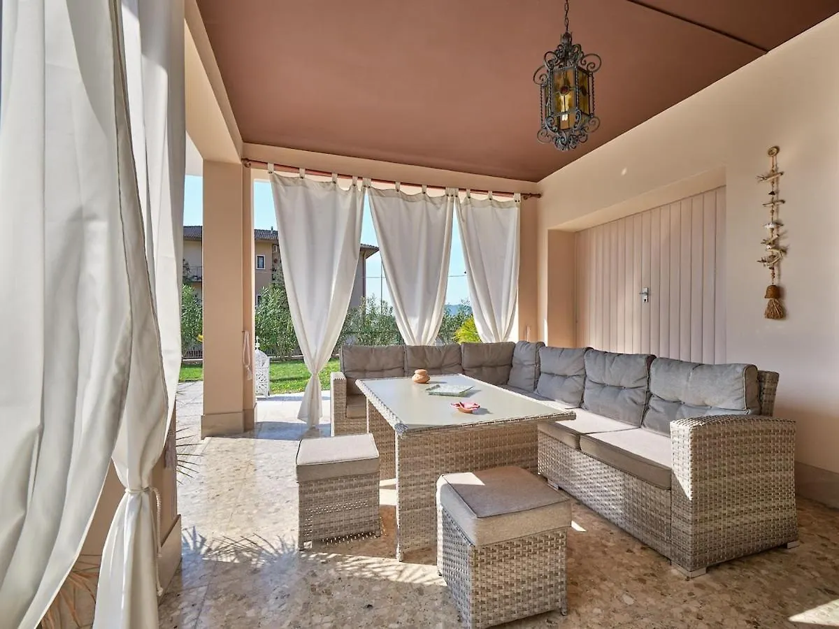 Villa Viola- Space And Relaxation Caprino Veronese 0*,