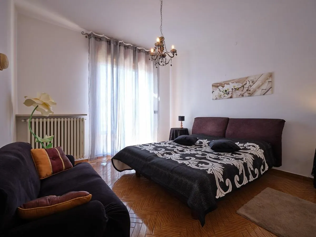 Villa Viola- Space And Relaxation Caprino Veronese Italie