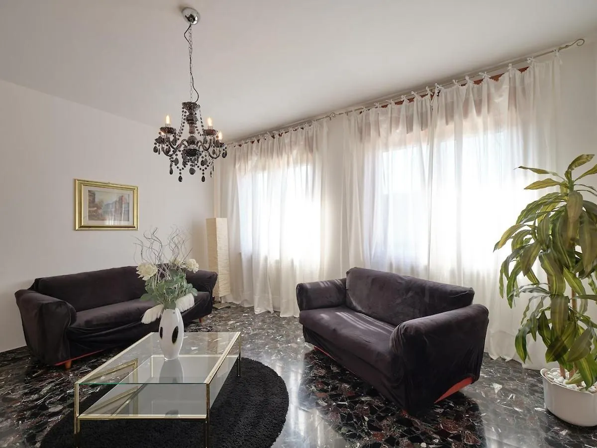 Villa Viola- Space And Relaxation Caprino Veronese Appartement